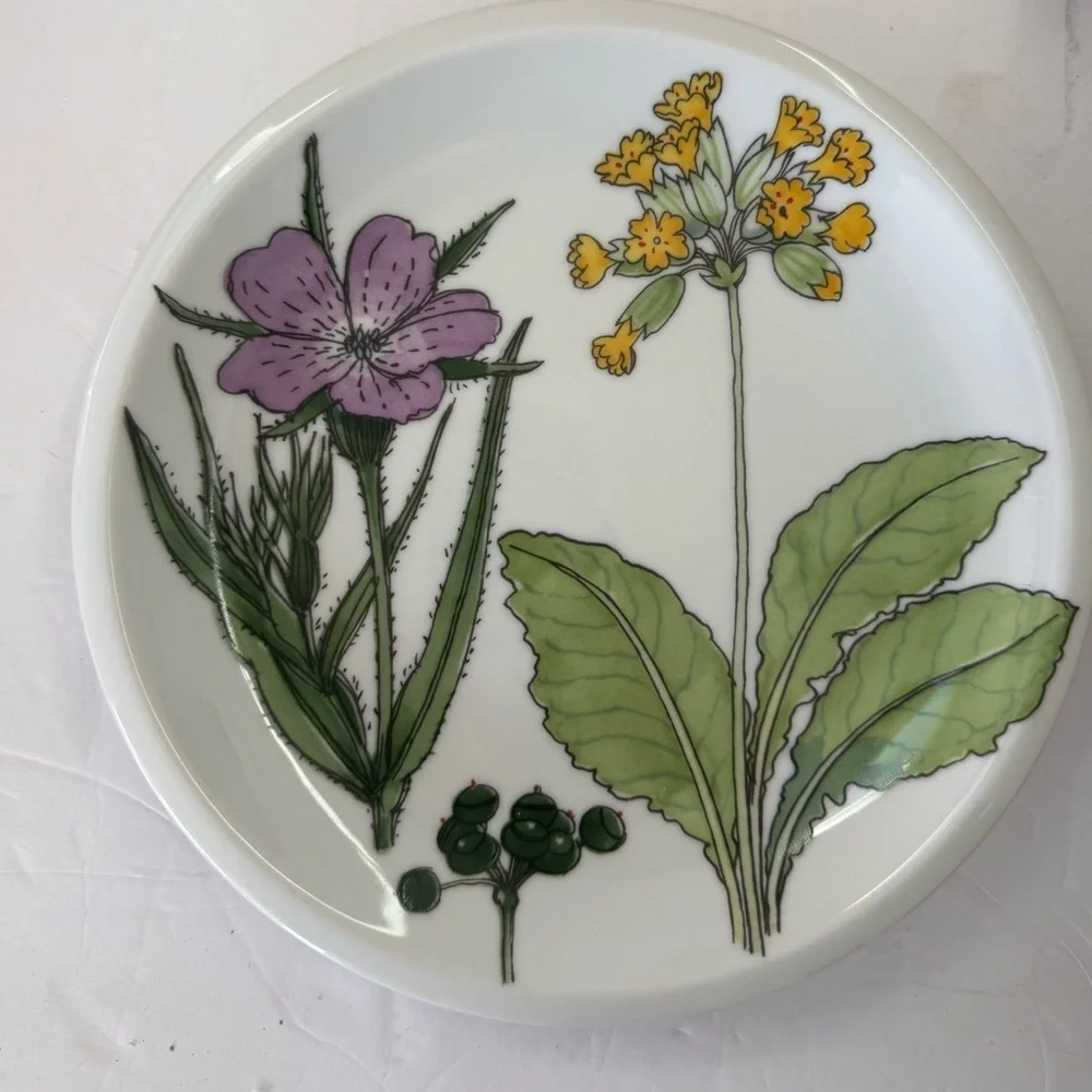 Vintage 1970s IKEA Midsommer Plates Marguerite Walfridson Floral Set of two